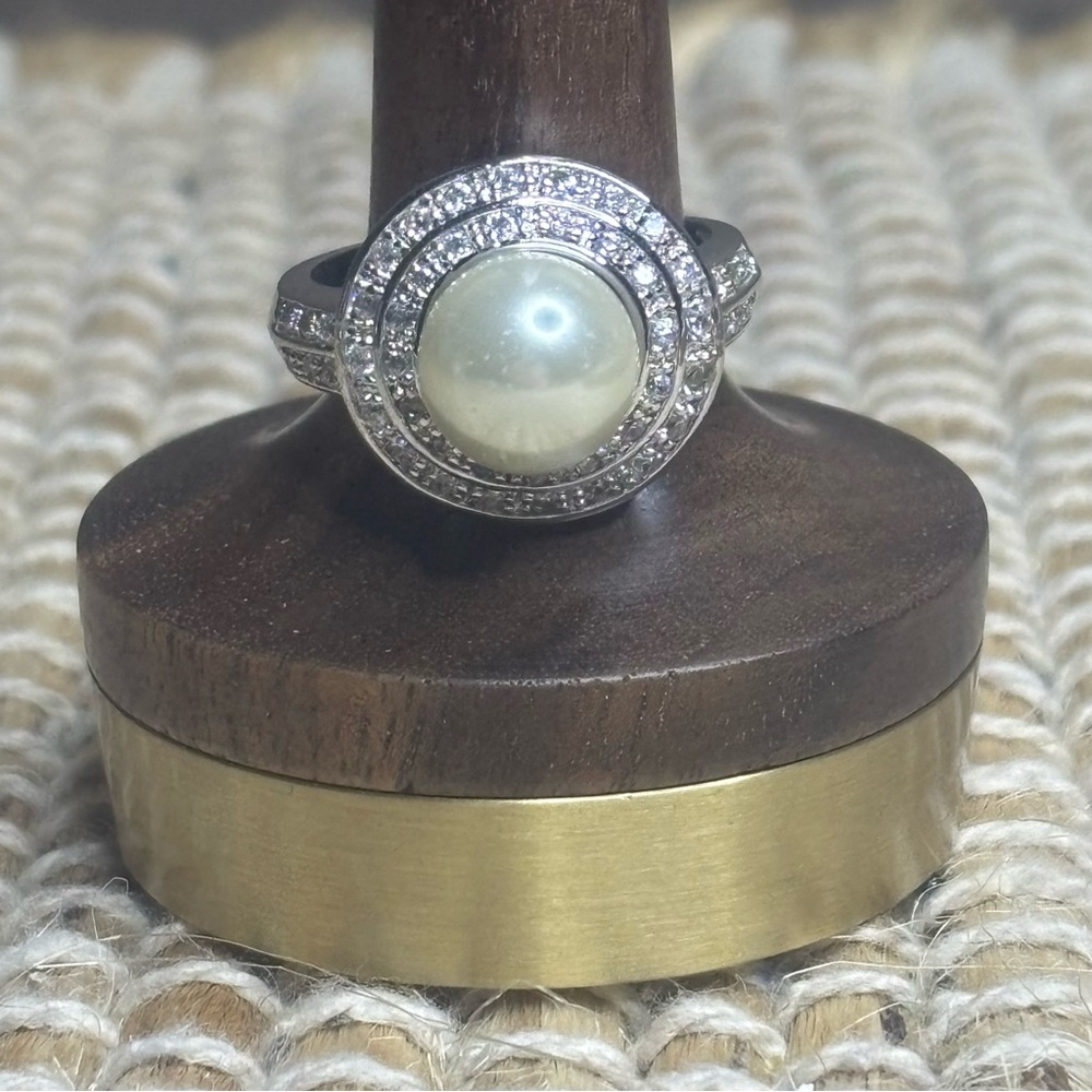 Faux White Pearl CZ Silver Tone Circular Dome Costume Fashion Ring Womens Size 9